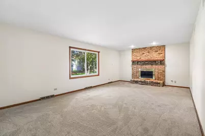 733 Buttonwood Circle SE, Naperville, IL 60540 - Photo 3