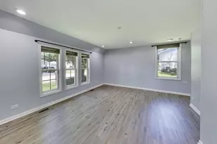 420 Lily Ln, Lakemoor, IL 60051 - Photo 3