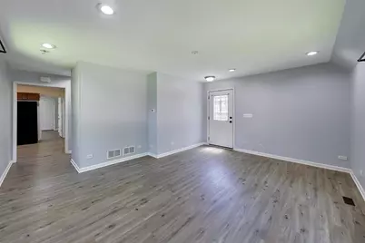 420 Lily Lane, Lakemoor, IL 60051 - Photo 5