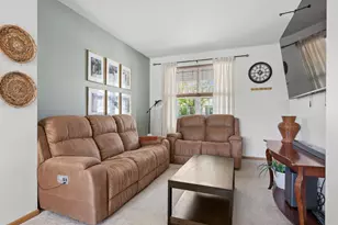 200 S Oak St, Cortland, IL 60112 - Photo 5