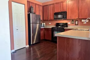 1987 Yasgur Dr, Woodstock, IL 60098 - Photo 3
