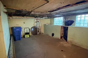 8534 S Bennett Ave, Chicago, IL 60617 - Photo 11