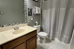 15801 Peggy Ln, Oak Forest, IL 60452 - Photo 9