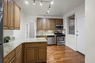 1426 E Hyde Park Blvd, Chicago, IL 60615 - Photo 9