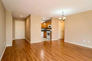 57 E Hattendorf Ave, Roselle, IL 60172 - Photo 5