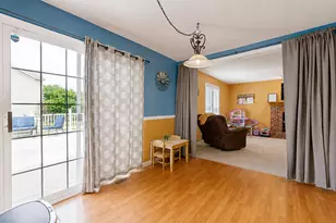 302 Orchard St, Mahomet, IL 61853 - Photo 5