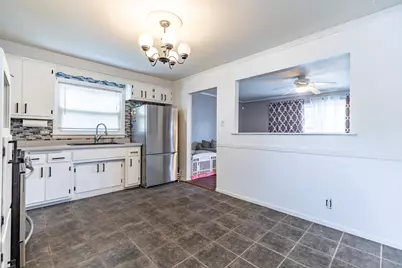 517 N Manchester Drive, Chicago Heights, IL 60411 - Photo 9