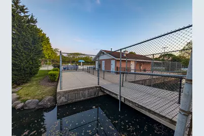 1931 Governors Lane, Hoffman Estates, IL 60169 - Photo 51