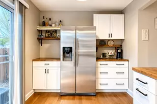 1931 Governors Ln, Hoffman Estates, IL 60169 - Photo 23