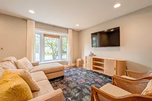 1931 Governors Ln, Hoffman Estates, IL 60169 - Photo 13