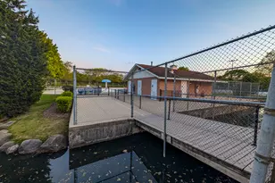 1931 Governors Ln, Hoffman Estates, IL 60169 - Photo 53