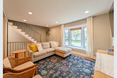 1931 Governors Lane, Hoffman Estates, IL 60169 - Photo 11