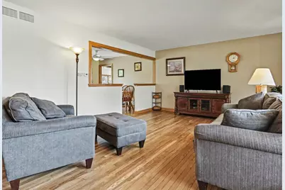 10S287 Alma Lane, Naperville, IL 60564 - Photo 3