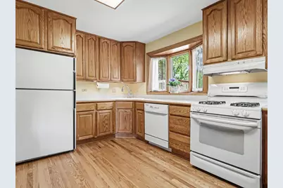 10S287 Alma Lane, Naperville, IL 60564 - Photo 9