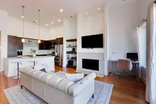 4043 N Damen Ave, Chicago, IL 60618 - Photo 3