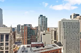 111 E Chestnut St, Chicago, IL 60611 - Photo 5