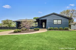 1320 Glenwood Ave, Waukegan, IL 60085 - Photo 1
