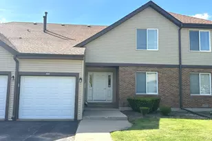 1511 Longwood Dr, Sycamore, IL 60178 - Photo 1