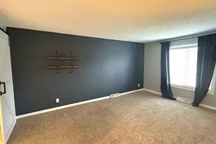 1511 Longwood Dr, Sycamore, IL 60178 - Photo 11