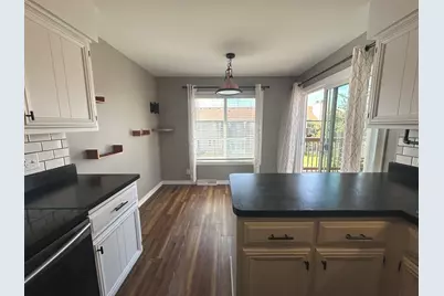 1511 Longwood Drive #1511, Sycamore, IL 60178 - Photo 9