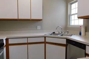 1060 Stillwater Rd, Elgin, IL 60120 - Photo 5