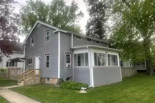 230 E Elm St, Sycamore, IL 60178 - Photo 1