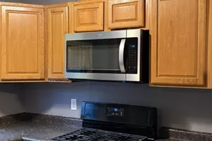 230 E Elm St, Sycamore, IL 60178 - Photo 7