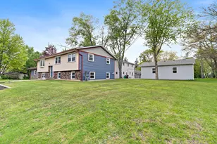 1101 Burr St, Lake in the Hills, IL 60156 - Photo 21