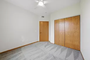 646 S Cadillac Cir, Romeoville, IL 60446 - Photo 23