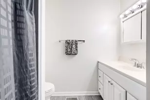 28W776 Wagner Rd, Naperville, IL 60564 - Photo 17