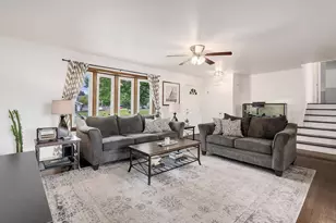 28W776 Wagner Rd, Naperville, IL 60564 - Photo 3