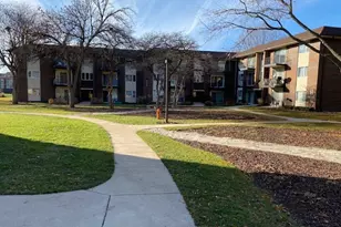 5S066 Pebblewood Ln, Naperville, IL 60563 - Photo 1
