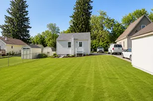 5301 West Ln, McCullom Lake, IL 60050 - Photo 17