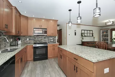 39W609 Lori Lane, Elgin, IL 60124 - Photo 9