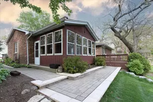 39W609 Lori Ln, Elgin, IL 60124 - Photo 27