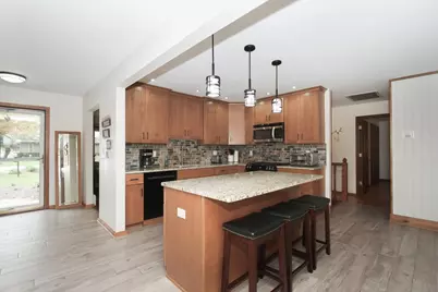 39W609 Lori Lane, Elgin, IL 60124 - Photo 7