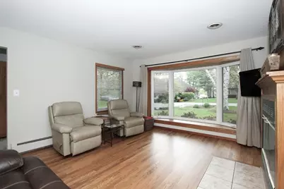 39W609 Lori Lane, Elgin, IL 60124 - Photo 3