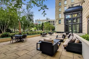 2550 N Lakeview Ave, Chicago, IL 60614 - Photo 15