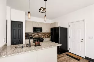 3627 Hyde Park Ct, Elgin, IL 60124 - Photo 9