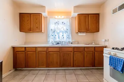 10211 S Eberhart Avenue, Chicago, IL 60628 - Photo 7