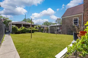 10211 S Eberhart Ave, Chicago, IL 60628 - Photo 19