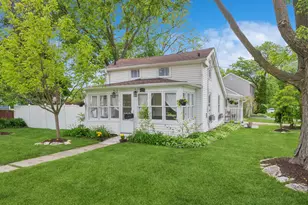 627 Park St, Batavia, IL 60510 - Photo 1