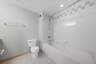 330 N Jefferson St, Chicago, IL 60661 - Photo 11