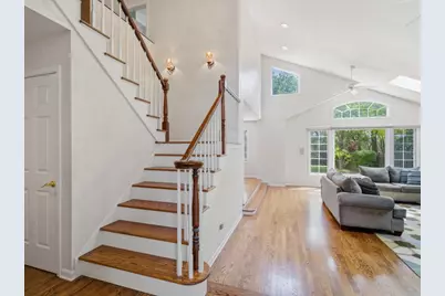 8841 N Birch Avenue, Morton Grove, IL 60053 - Photo 7