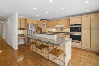 8841 N Birch Avenue, Morton Grove, IL 60053 - Photo 13