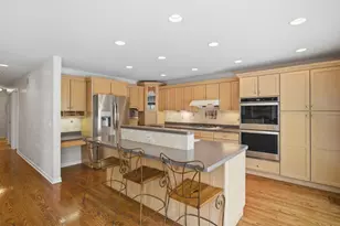 8841 N Birch Ave, Morton Grove, IL 60053 - Photo 13