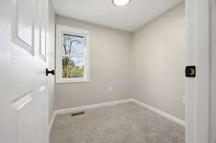 2812 20th St, Rockford, IL 61109 - Photo 15