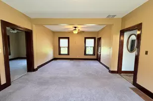301 W 2nd St, Gilman, IL 60938 - Photo 7