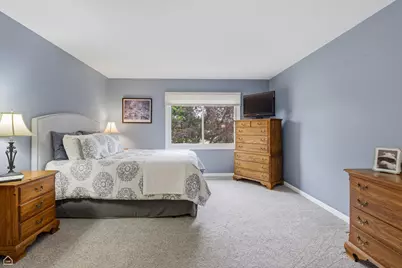 542 Cress Creek Court, Crystal Lake, IL 60014 - Photo 17