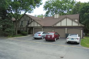 4730 Calvert Dr, Rolling Meadows, IL 60008 - Photo 3